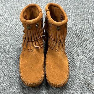 Minnetonka Chestnut Suede Fringe Ankle Boots